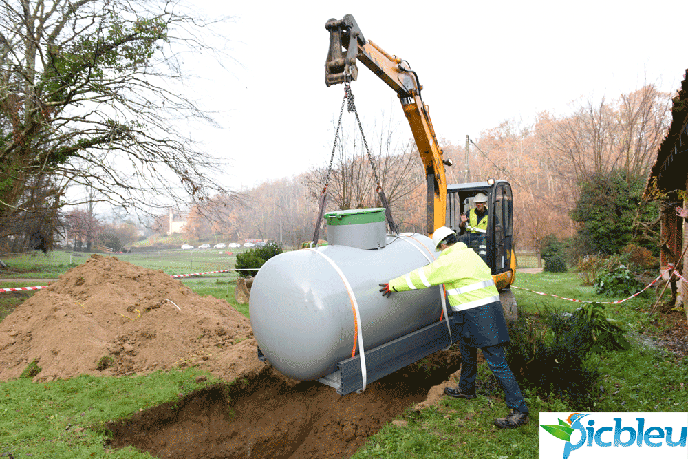 /mise-en-place-citerne-gaz-propane-enterrée-technicien